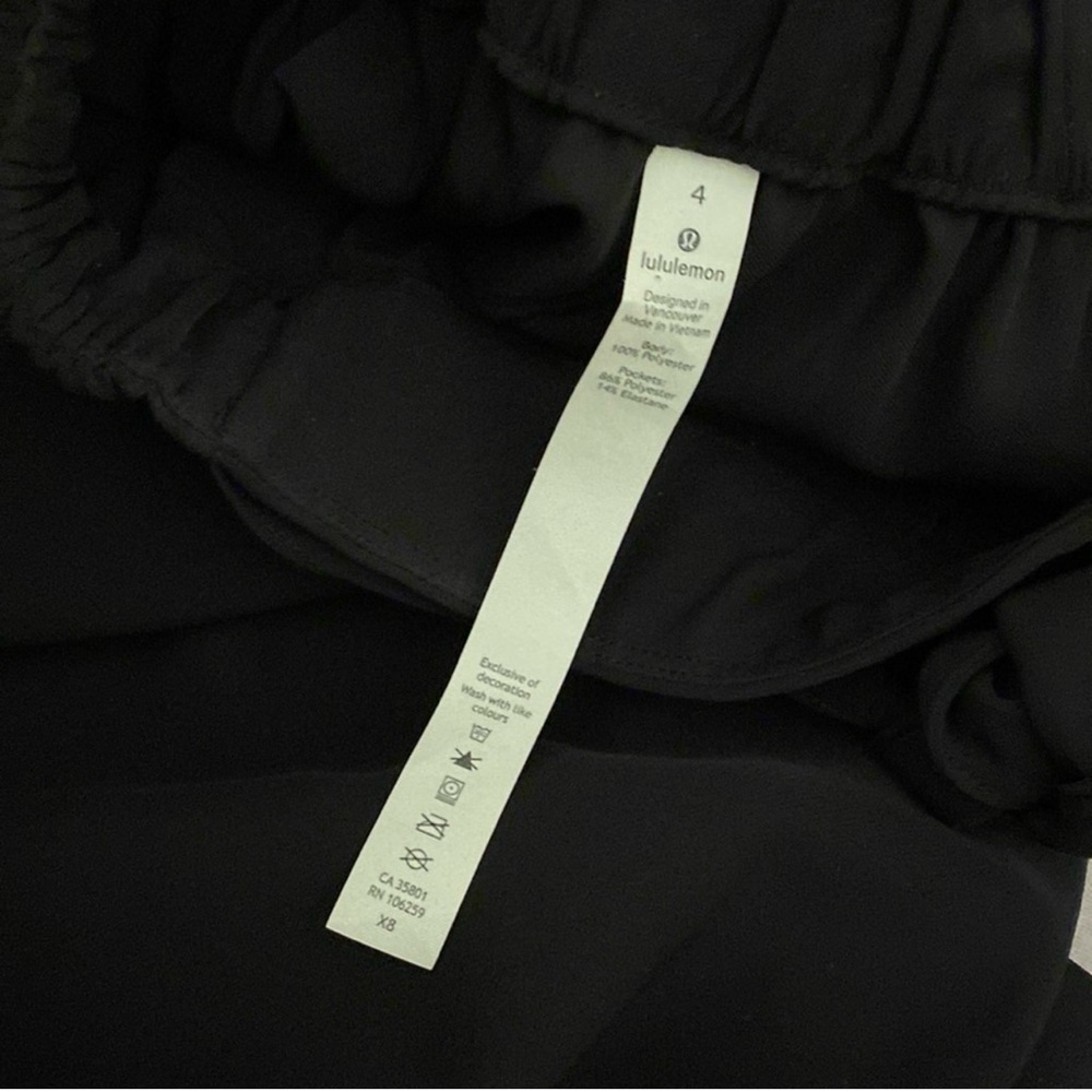 Lululemon athletica Noir Woven black pants . Size 4 Very good condition - Picture 7 of 10